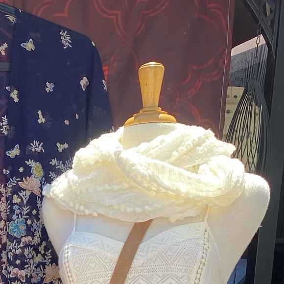 398-UR Brilliant ❤️~Little BOHO Peep Infinity Scarf - Picture 2 of 4